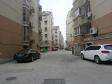 房子在小区前排,楼层好,拎包入住,诚心出售。