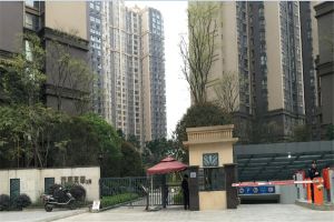 中铁西郡英华二期3室2厅东北