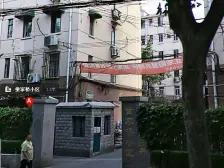 只求一卖!现在房东急卖!看中可谈。中间楼层,南北通2房。