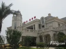 丽湾域,两房全新装修,满两年,中间位置采光好,拎包入住