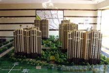 临沂商城 滨水城一楼带院子 含车位 房东急卖 价可谈