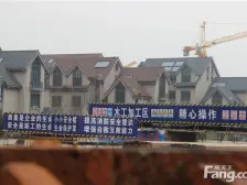 太湖香山,轻轨站旁,汇景二期,装修三房,拎包入住,户型方正!