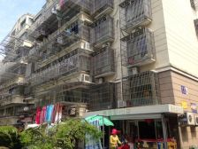 此房未满5年,精装小面积,买家可以直接拎包入住