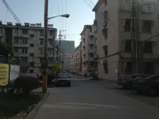 城南新村 顶楼 精装修现在6年级 价格可聊 满五唯一