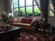 业主诚心出售户型方正小区中间位毛坯别墅