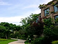 照母山 和记黄埔玥湖园二期五房328万