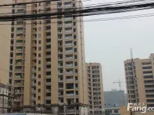 伟业迎春丽家,1楼边户三房,小区大门出入口旁