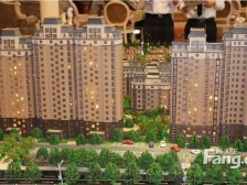 户型方正,采光好,小区北侧地铁口,东边汽车站。