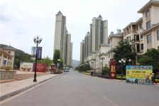 毛坯大平层,带90平大露台,看房方便,视野好