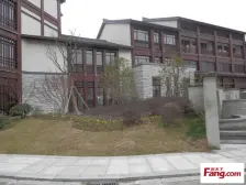 吴中香山伍相花园 毛坯 物业管理好 小区干净整洁