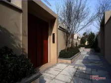 15米朝南面宽 70平露台 实用200平150万装修 保养好