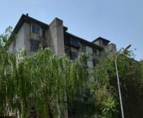 皋兰路电梯南北通透采光不错有院子出行方便