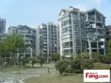 中间套联排别墅,标准北入户南花园,带地下室和露台