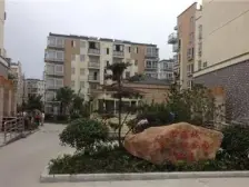 舒适环境,200平大面积顶楼,你值得拥有