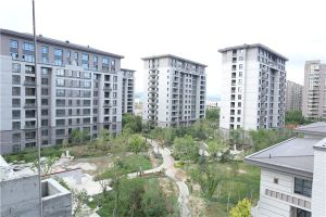 华府世家精装修大平层带2个车位带储藏间