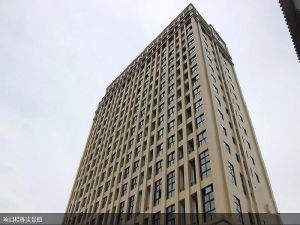 六号线地铁口复式两房带私人露台
