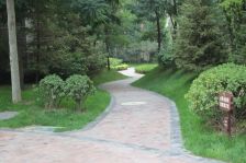 依云小镇精装修,大四居居,带小院90平