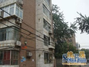 此房户型手续齐全,格局好,采光好,无遮挡,出行方便