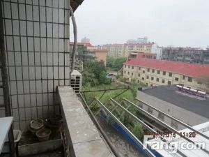 教育电视台宿舍二楼,环境好,地铁1号线,交通便利
