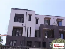 10年次新小高层温馨金装房价格可谈,有车位房东诚心卖交通便利