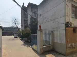 楼层低,免费停车,免物业费,户型采光好。