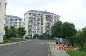 小区环境好,交通方便,小区生活配套齐全