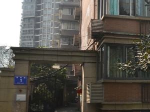 镋钯街1号3室1厅东