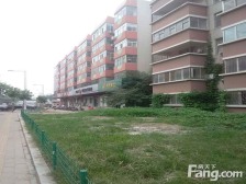 大学家属院,低楼层,全明结构,精装修,停车费8毛!