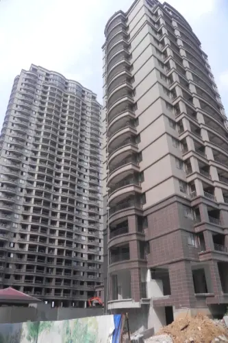 永隆城市广场实景图永隆城市广场工程进度实景图（2015-8-26）