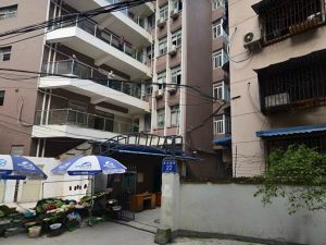 东马道街22号3室1厅西北