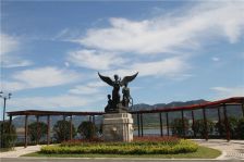 绿地一期 毛坯三室 楼栋位置好 楼层采光佳