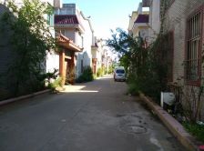 玉龙花园 别墅 三层 五室两厅三卫 独门独院 随时看房