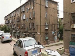 西山路草场街南北通产权清晰老本可贷款1层