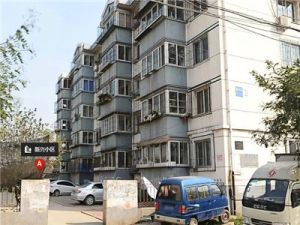 新兴小区 93年的房子 60平米楼层好 房主45万就卖