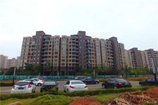 深业睿城4室2厅南