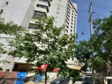 广场东口 电梯新高层 三室两厅两卫 南北通透 业主急售