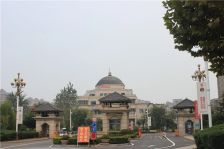 海上传奇洋房大三室 精装修 带车位 小区环境优美