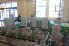 联排别墅,全屋欧式装修,屋内保持不错,边户额外花园