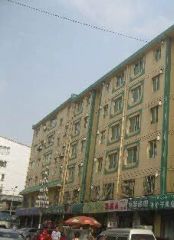 新华大街地铁口 东万达 位置好 楼层好 交通方便