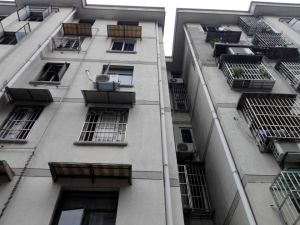 贤良巷张斌桥菜场中间楼层二房朝南市区繁华地段