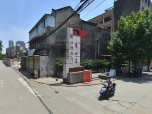 锦江油泵厂生活区2室1厅东南南