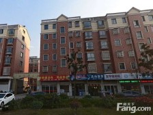 出行方便,3室2厅2卫户型方正,阳光明媚居住温馨舒适