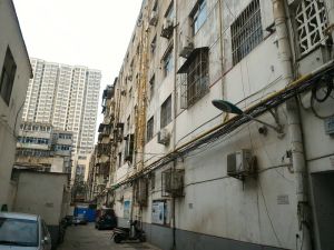 牡丹广场旁中间楼层三室户型方正房东诚心出售可谈