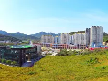 新上两室精装修,位置好,通地下车位,房主诚心卖