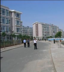 集通佳苑,中间楼层 精装修 诚心出售