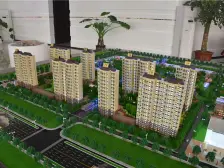 地铁口两公里次新小区大三房低总价