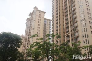 小区花园好位置,户型实用方正,高楼层视野开阔
