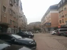 中地段,配套齐全,念书近,买卖近,商店近楼下饭店,