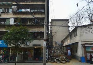 莹华寺街65号2室1厅东南