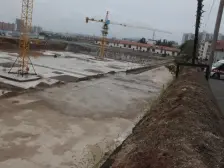 精装修 视野开拓 有个大车库单独卖